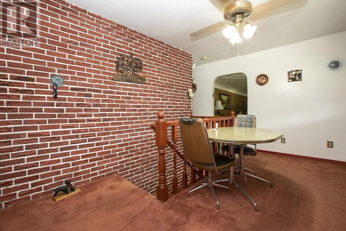 429 Laurier AVE