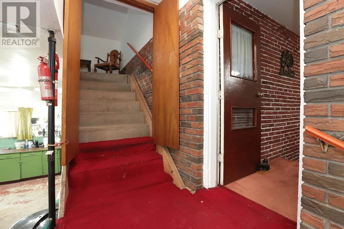 429 Laurier AVE