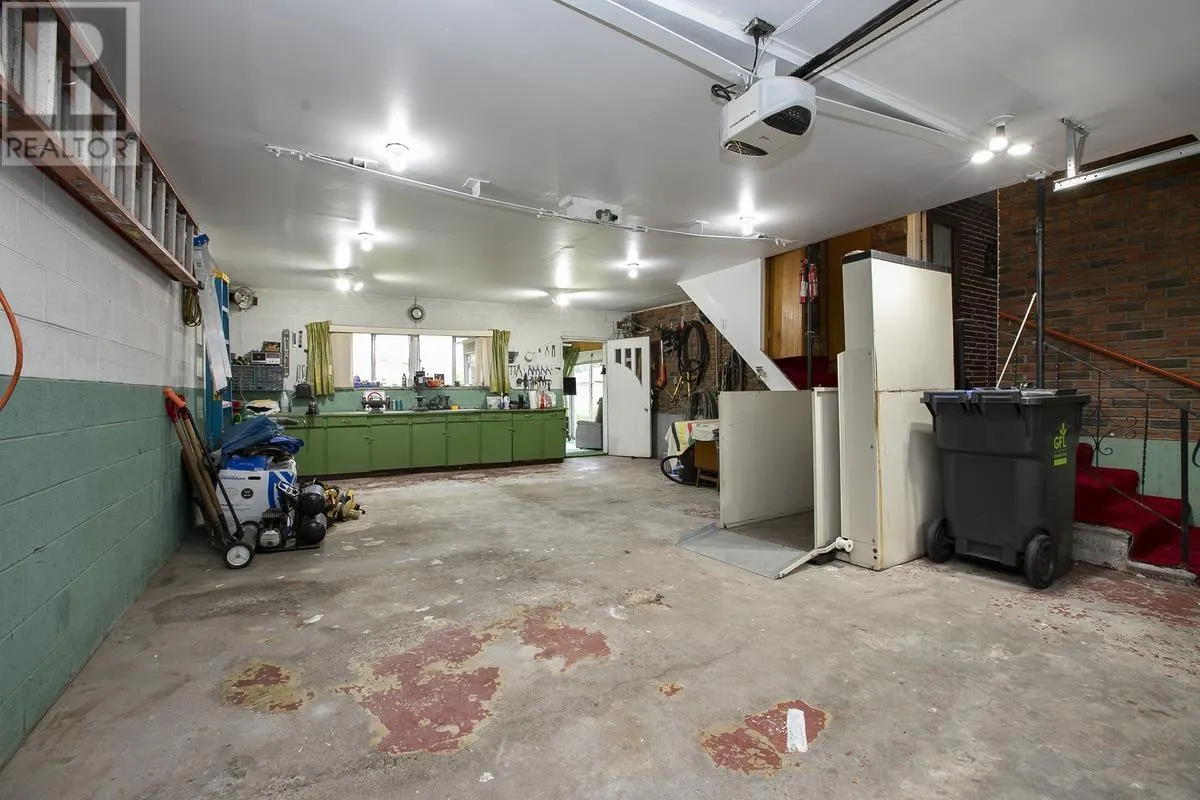 429 Laurier AVE