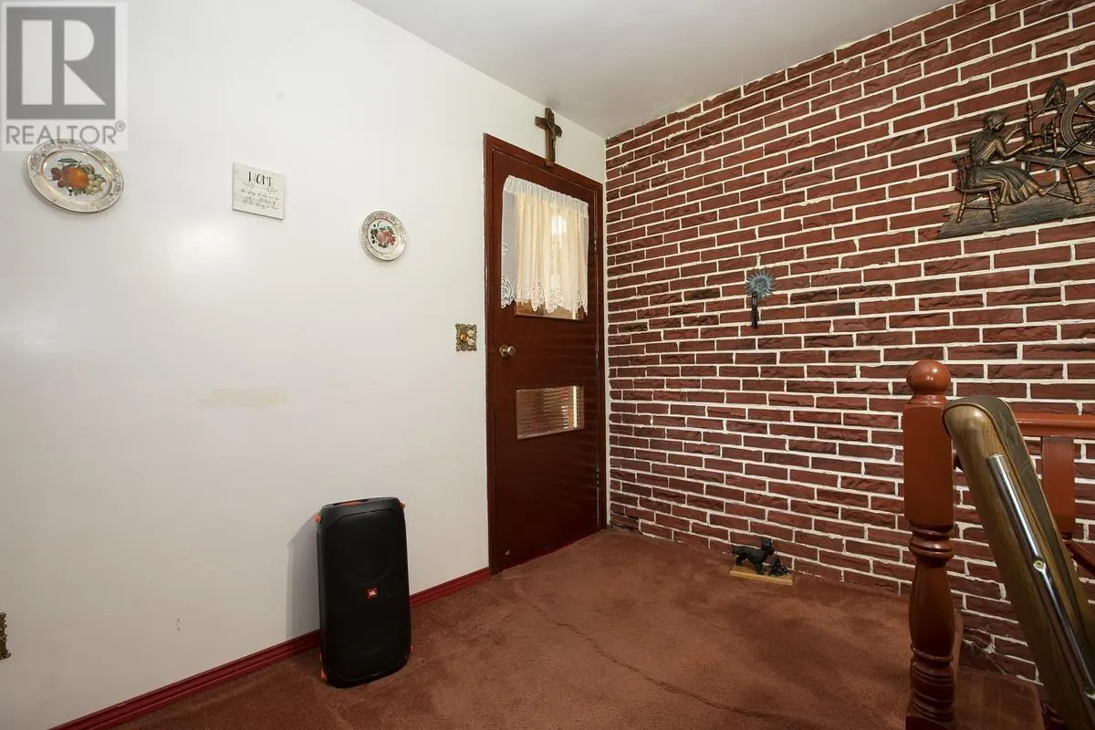 429 Laurier AVE