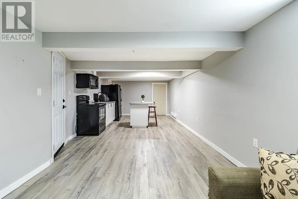50 Fairview AVE