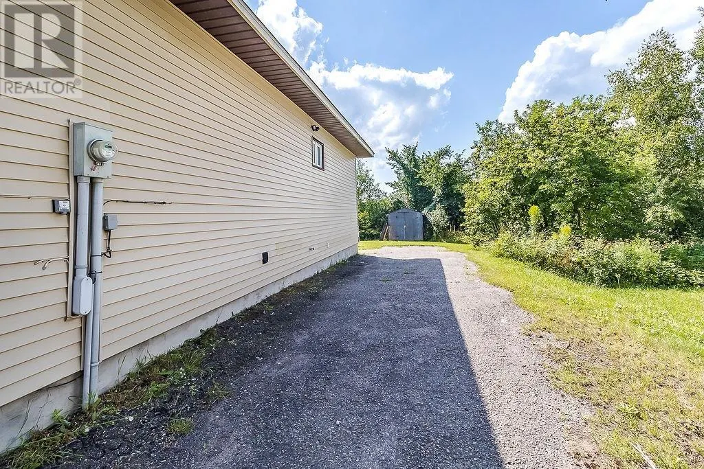 50 Fairview AVE