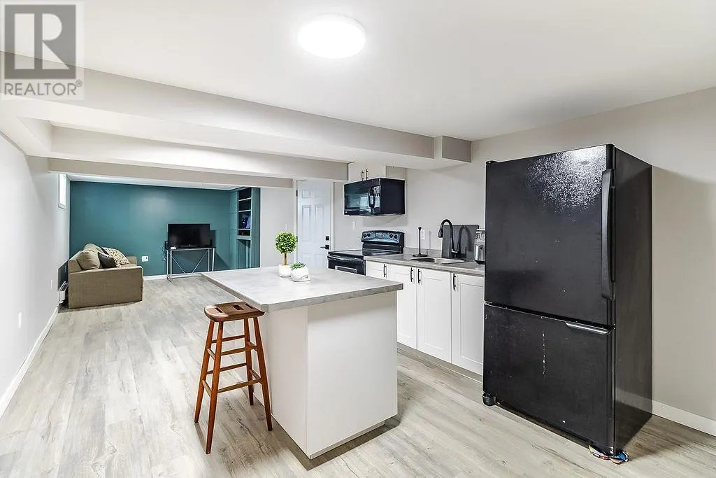50 Fairview AVE