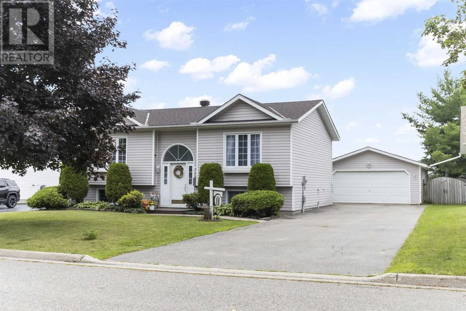 71 East Champagne DR