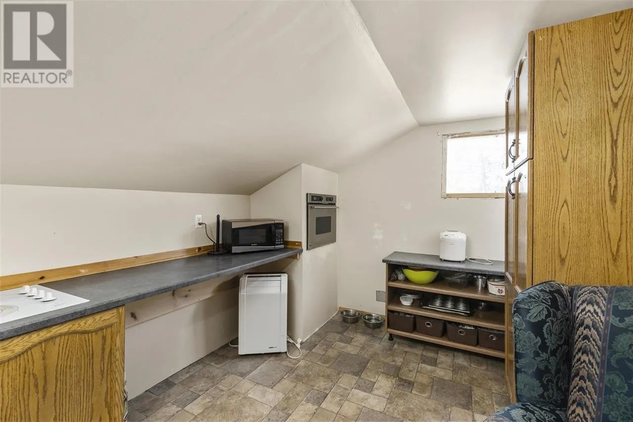 1195 Richard ST