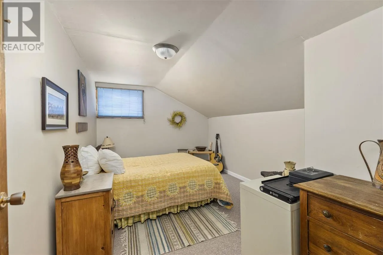 1195 Richard ST
