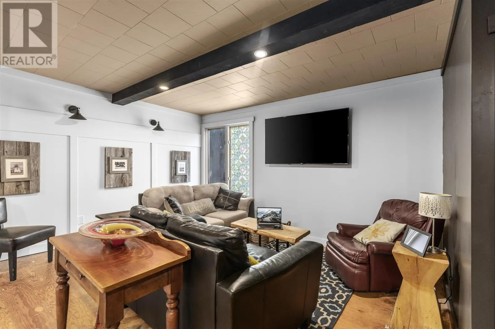 1195 Richard ST