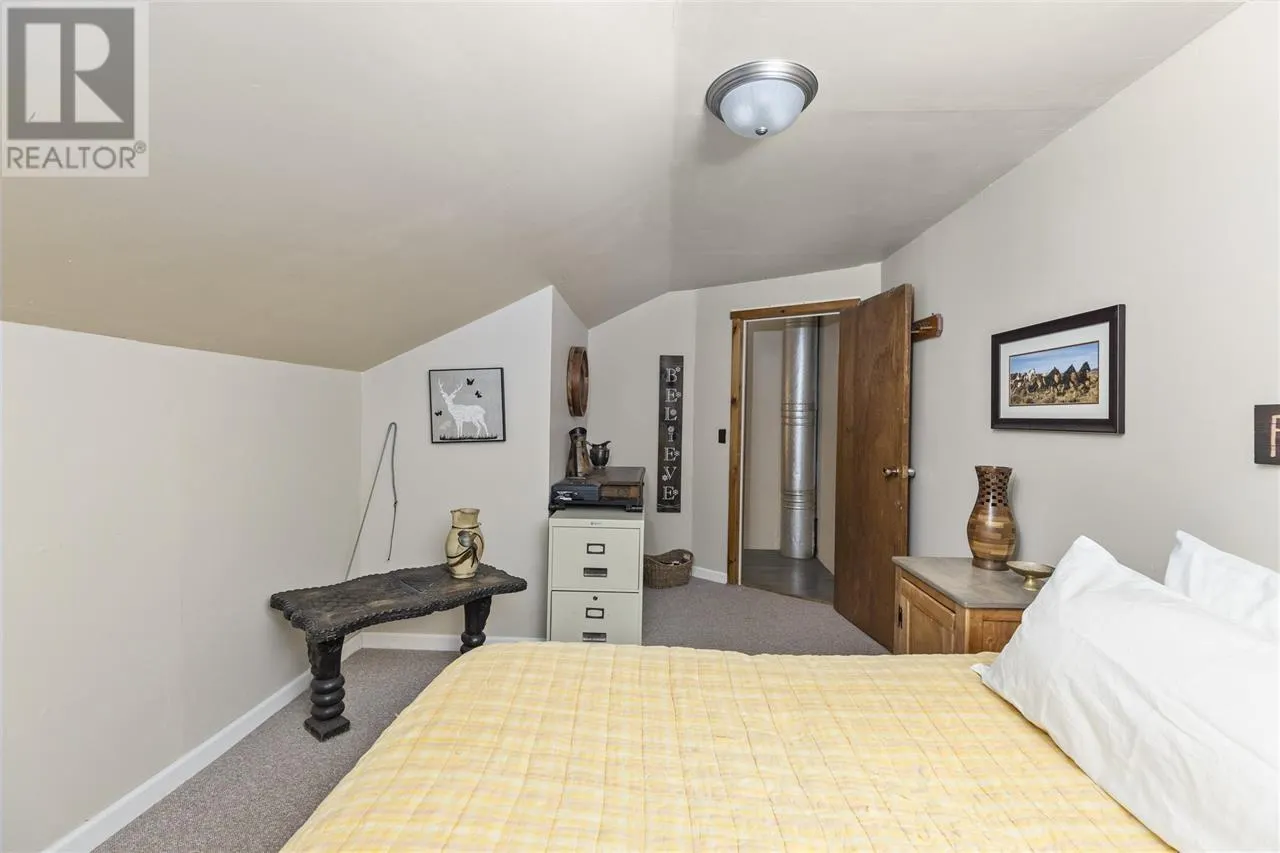 1195 Richard ST
