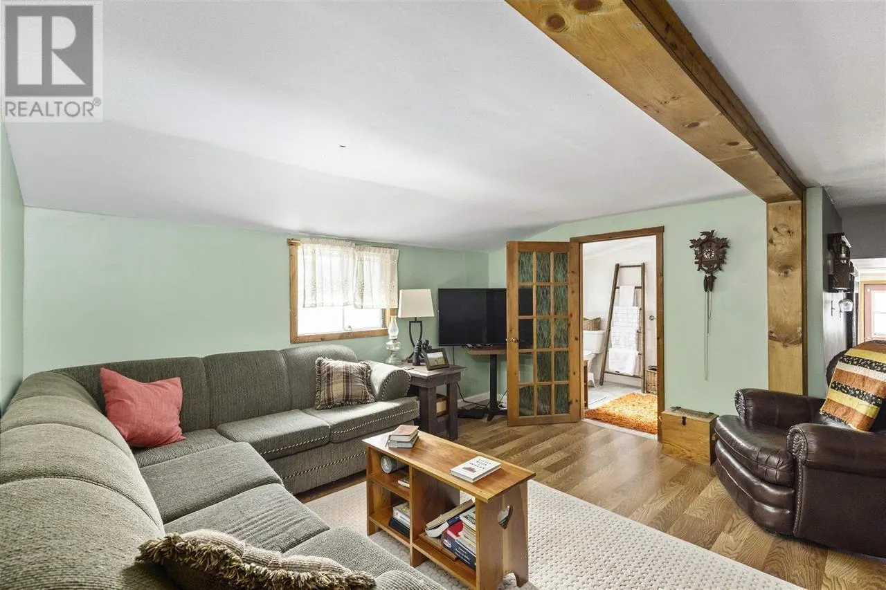 1195 Richard ST
