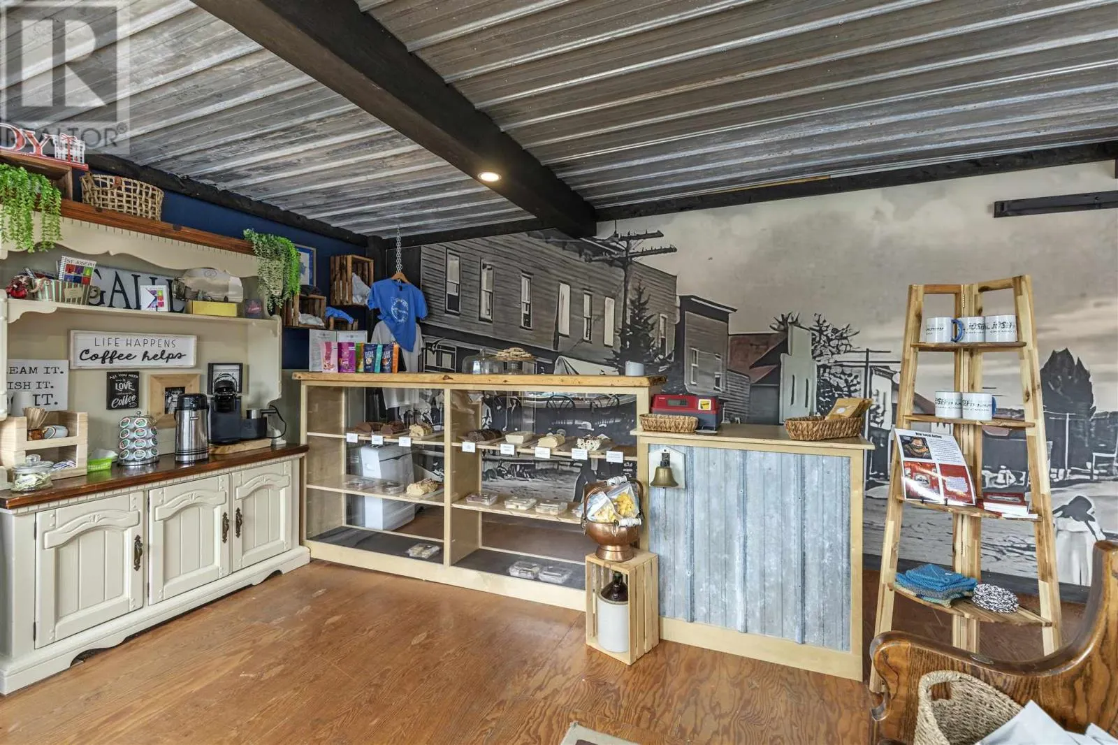 1195 Richard ST