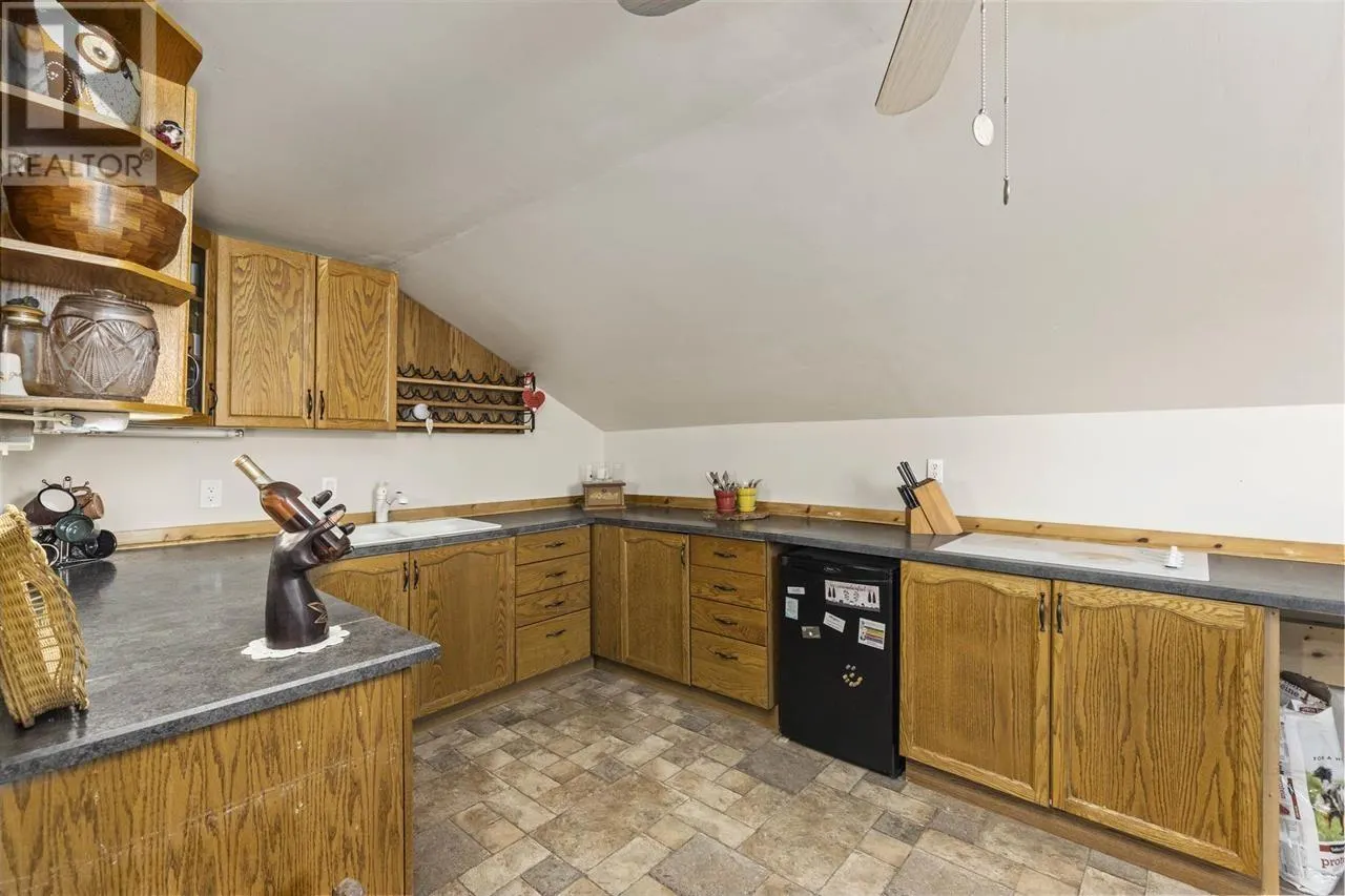 1195 Richard ST