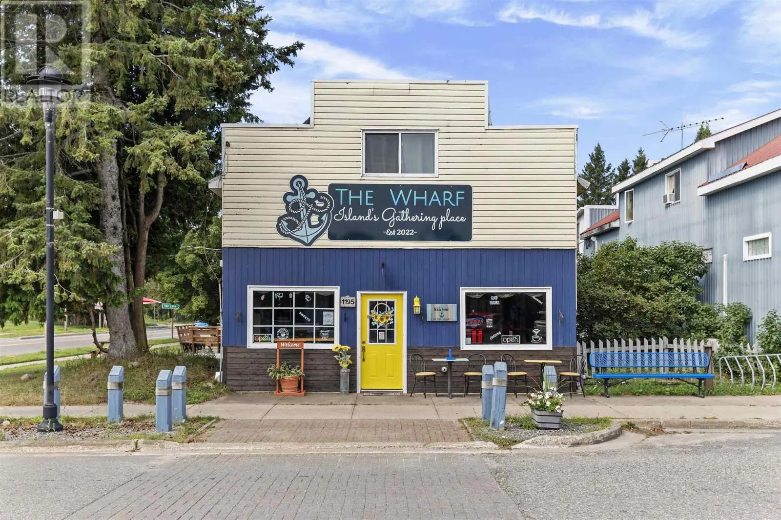 1195 Richard ST