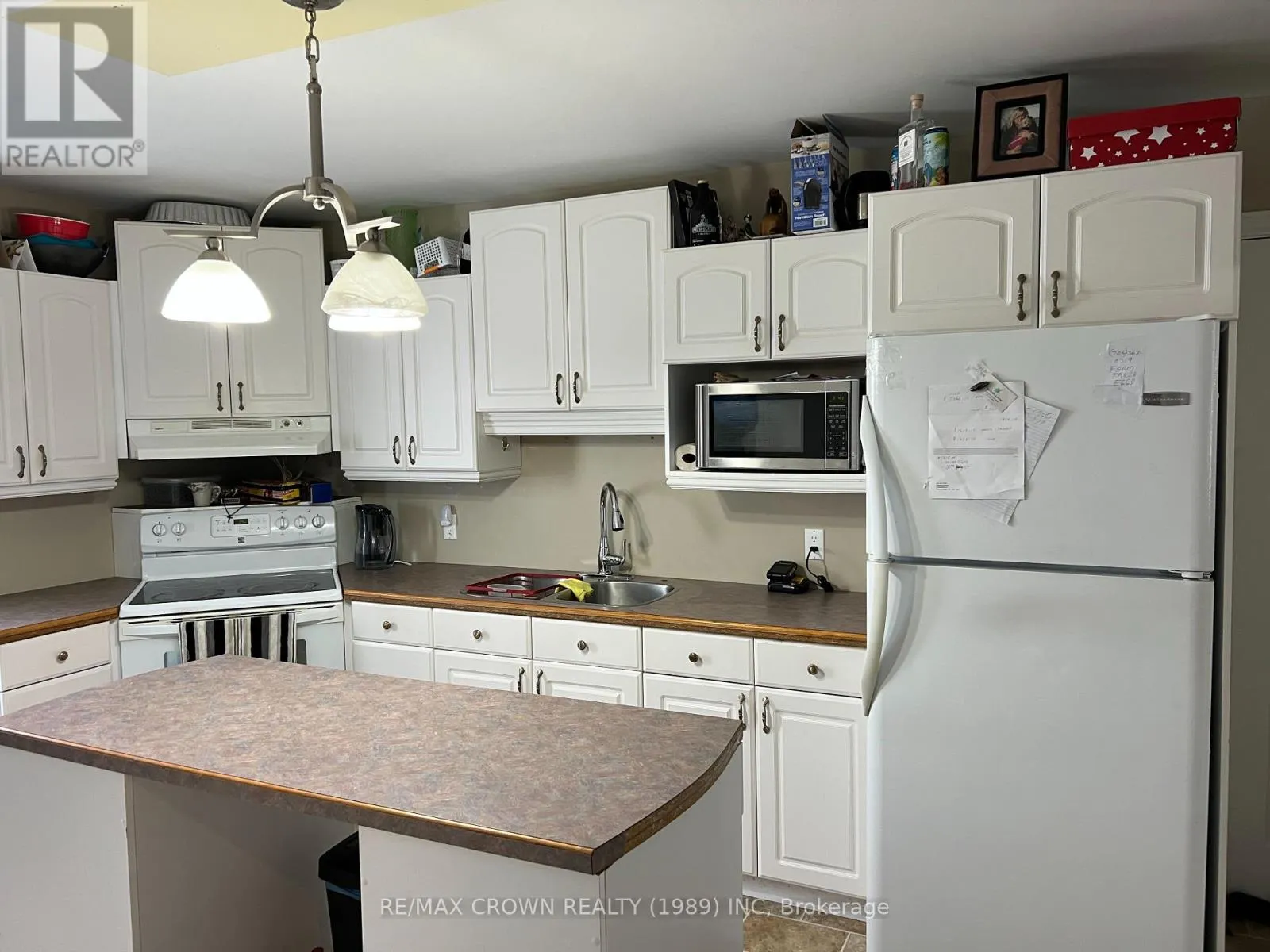 21 JACQUES AVENUE S