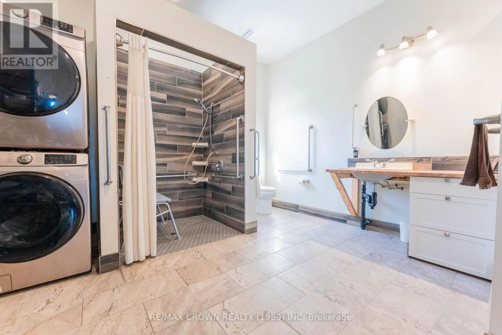 24 SHALLOW LAKE ROAD W