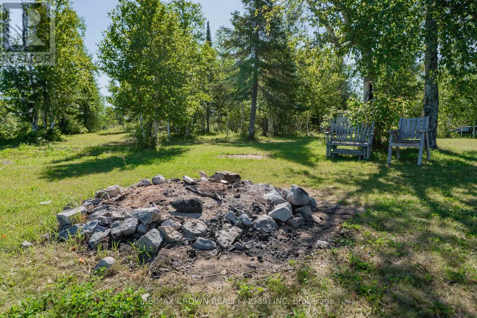 24 SHALLOW LAKE ROAD W