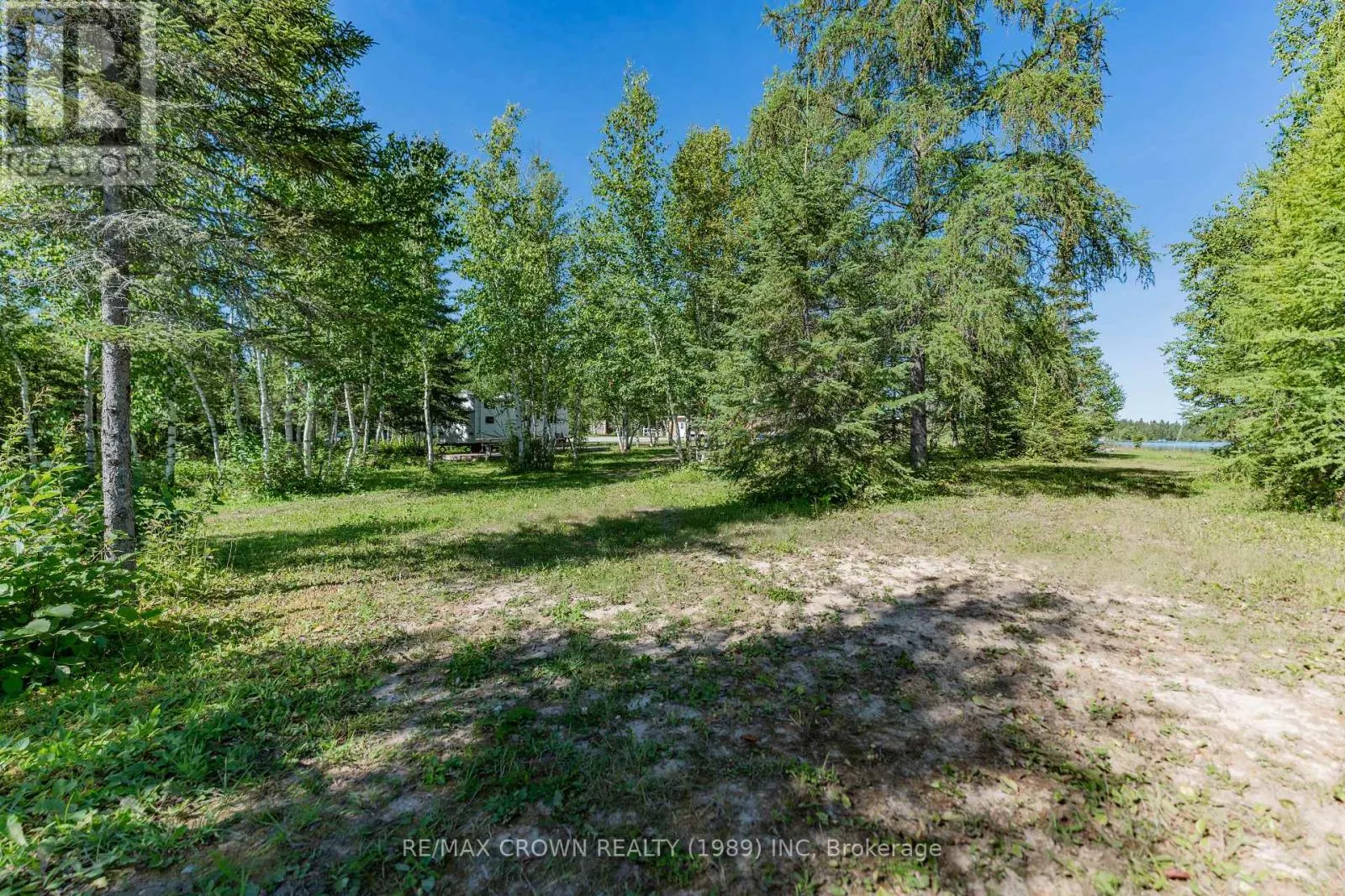 24 SHALLOW LAKE ROAD W