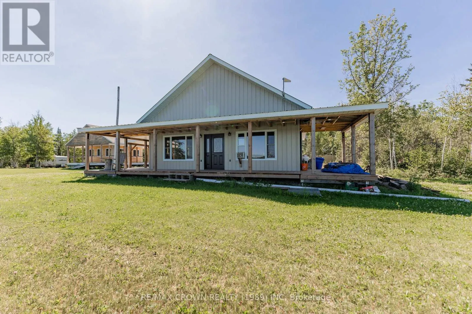 24 SHALLOW LAKE ROAD W
