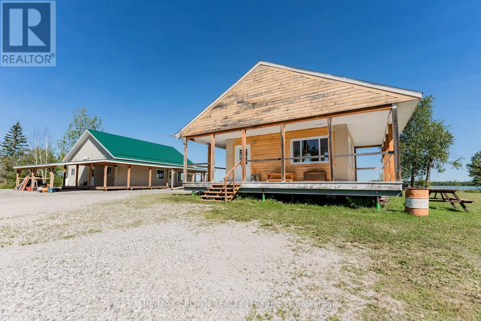 24 SHALLOW LAKE ROAD W