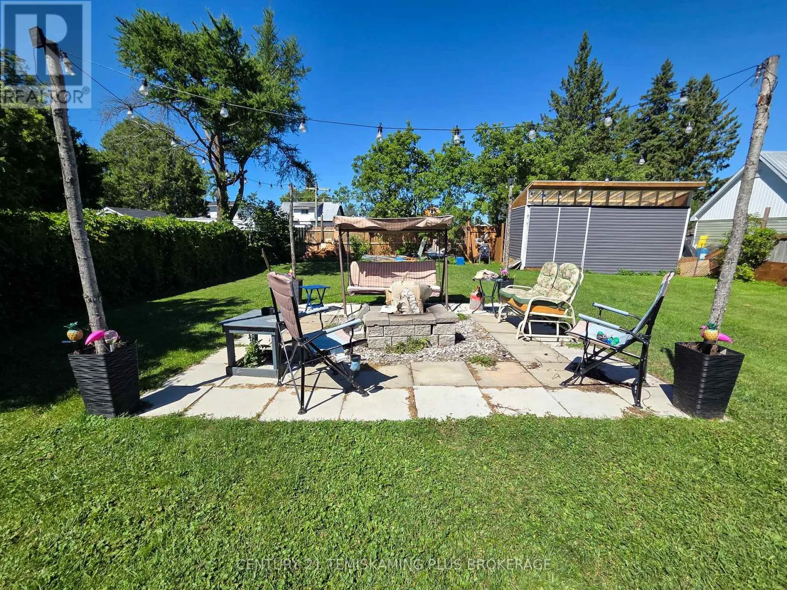 45 6TH AVENUE