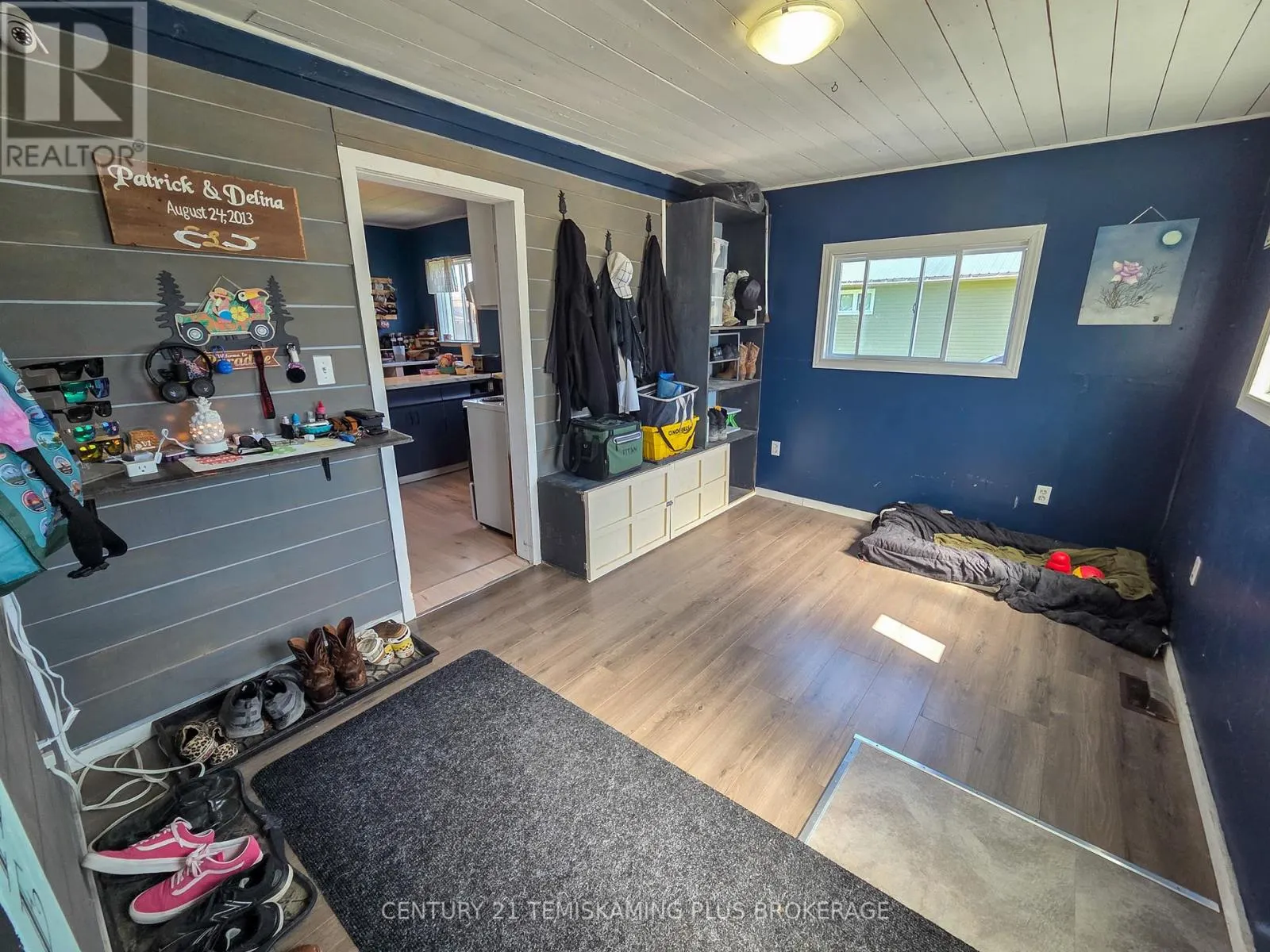 45 6TH AVENUE