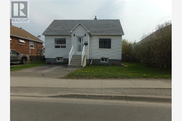 1012 Simpson ST, Thunder Bay
