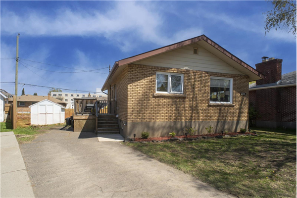 2649 Begin PL, Thunder Bay
