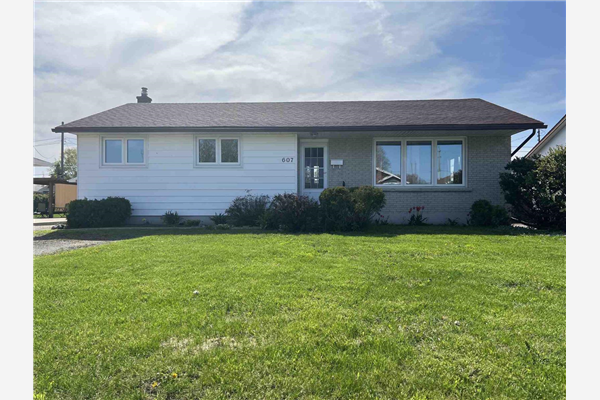607 Leland Ave S, Thunder Bay