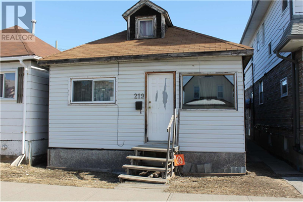 219 Rowand ST, Thunder Bay