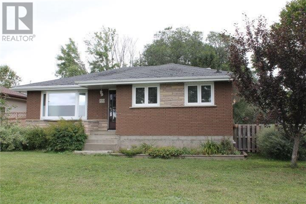 133 University DR, THUNDER BAY