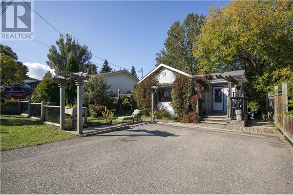 74 Hull AVE, Thunder Bay