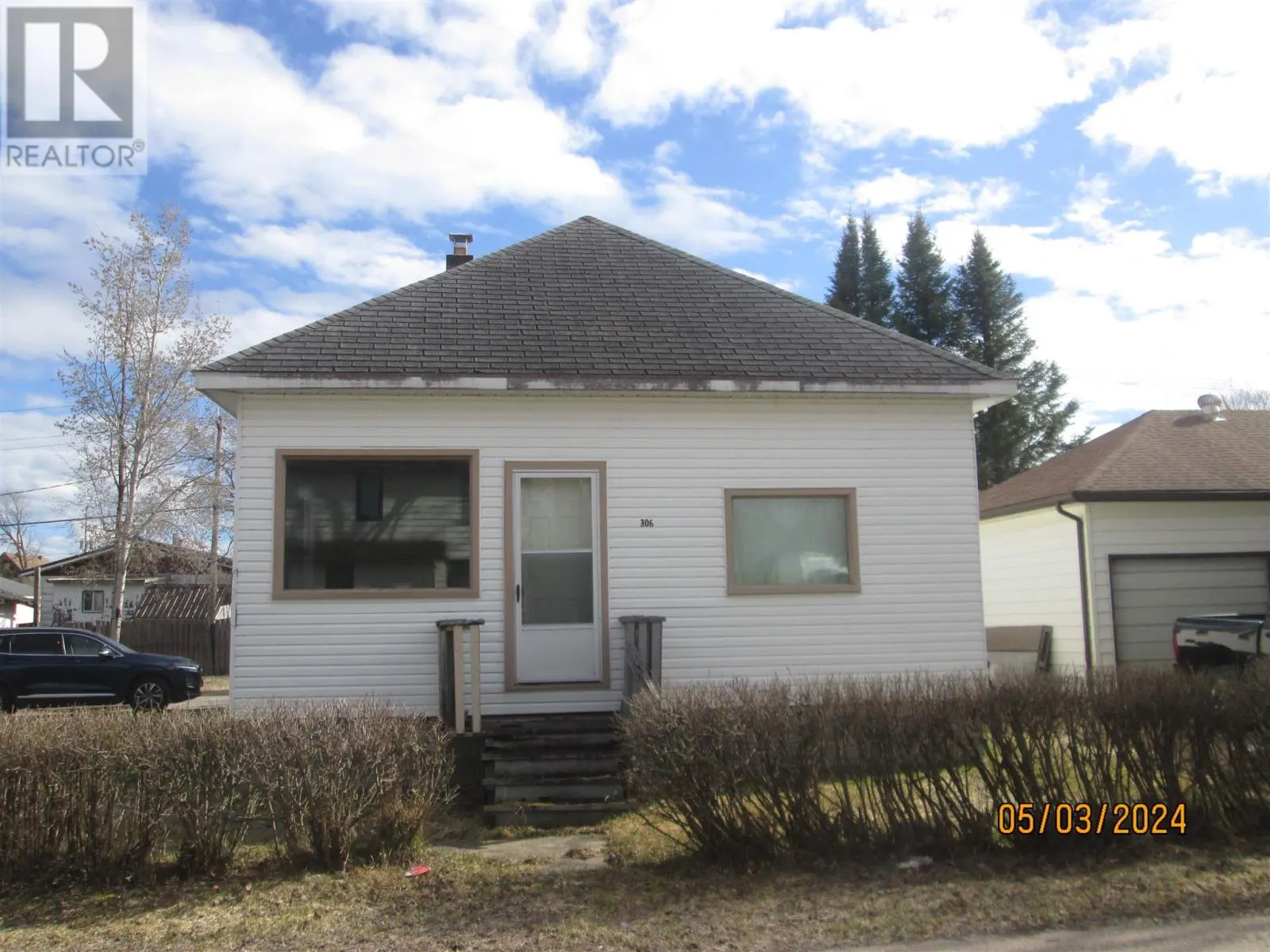 306 Front ST