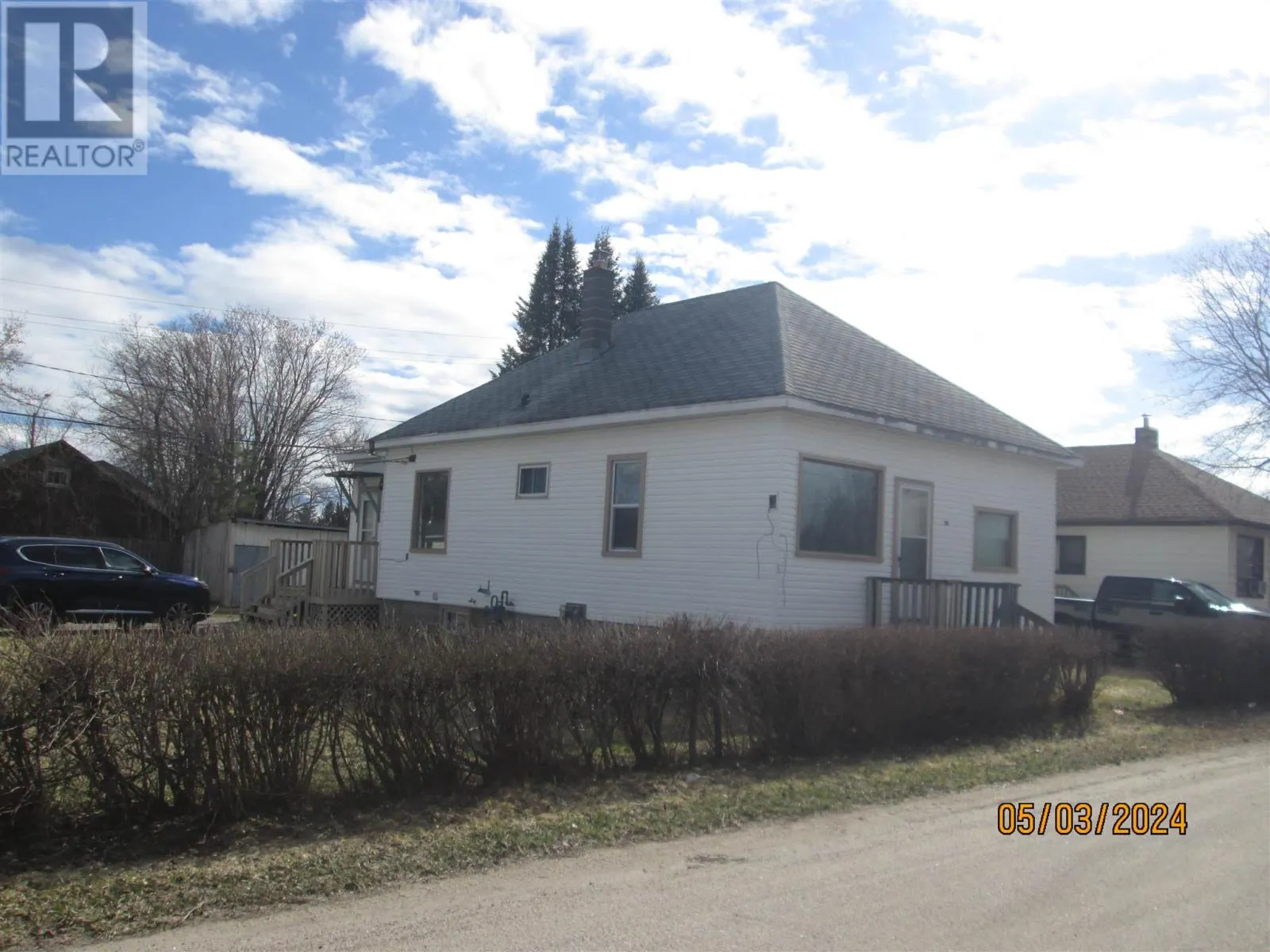 306 Front ST