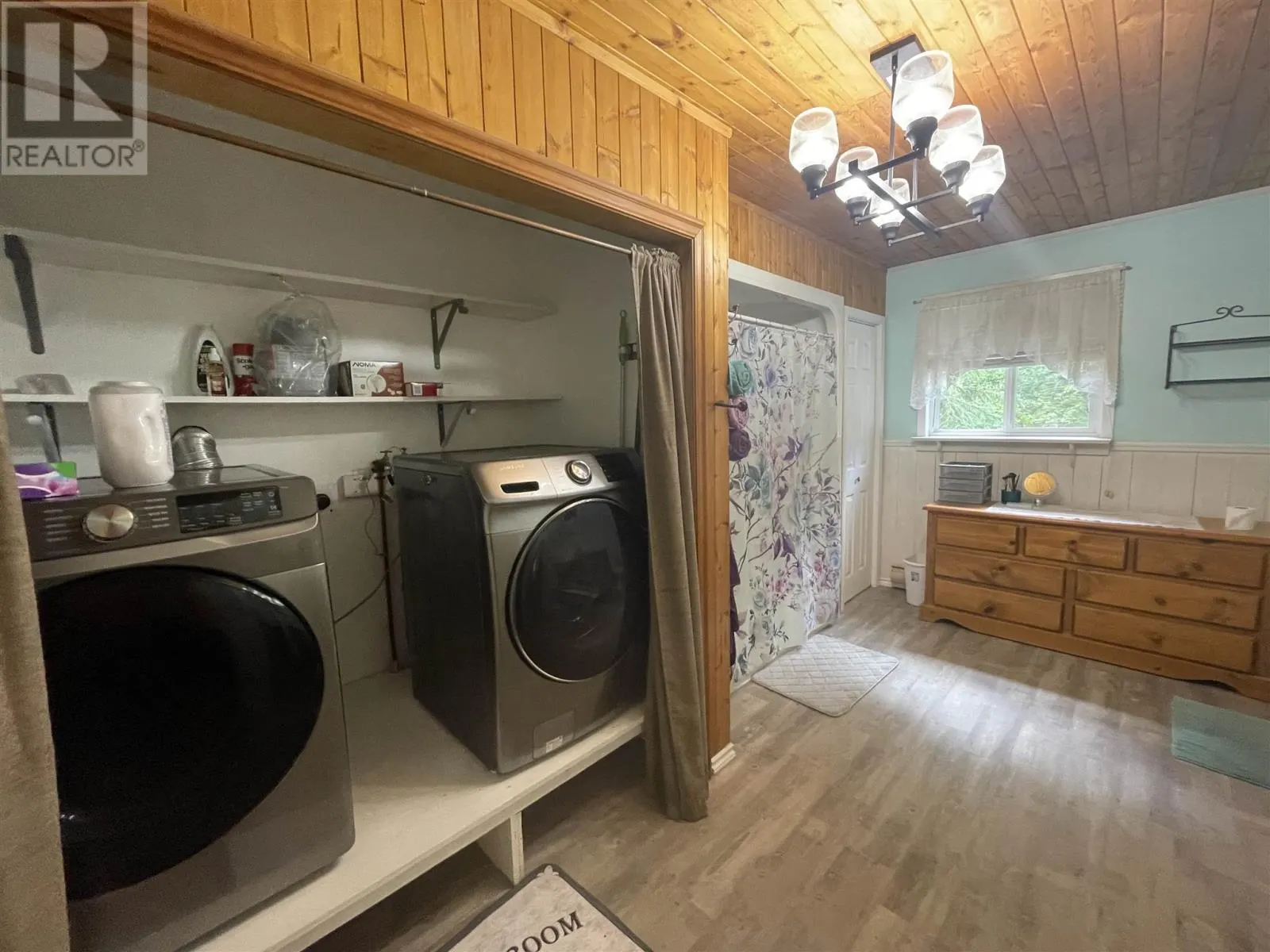 214 West Beach DR