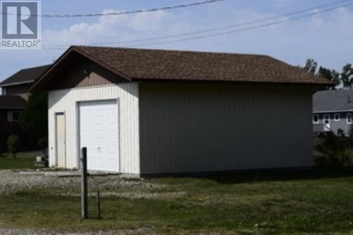 224 Lakeshore DR