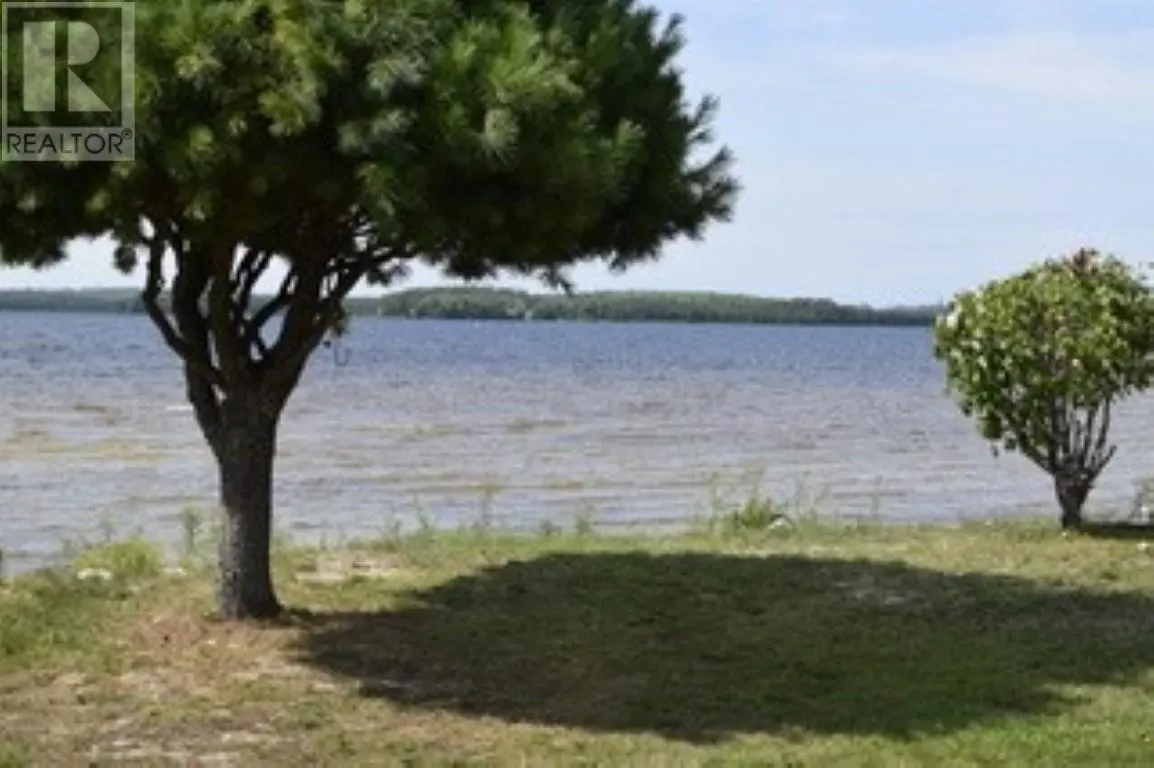 224 Lakeshore DR