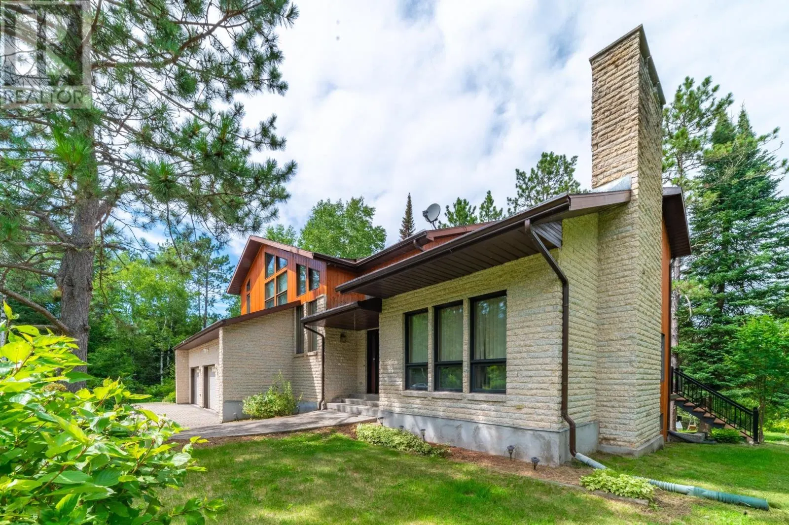 13677 HWY 17 E