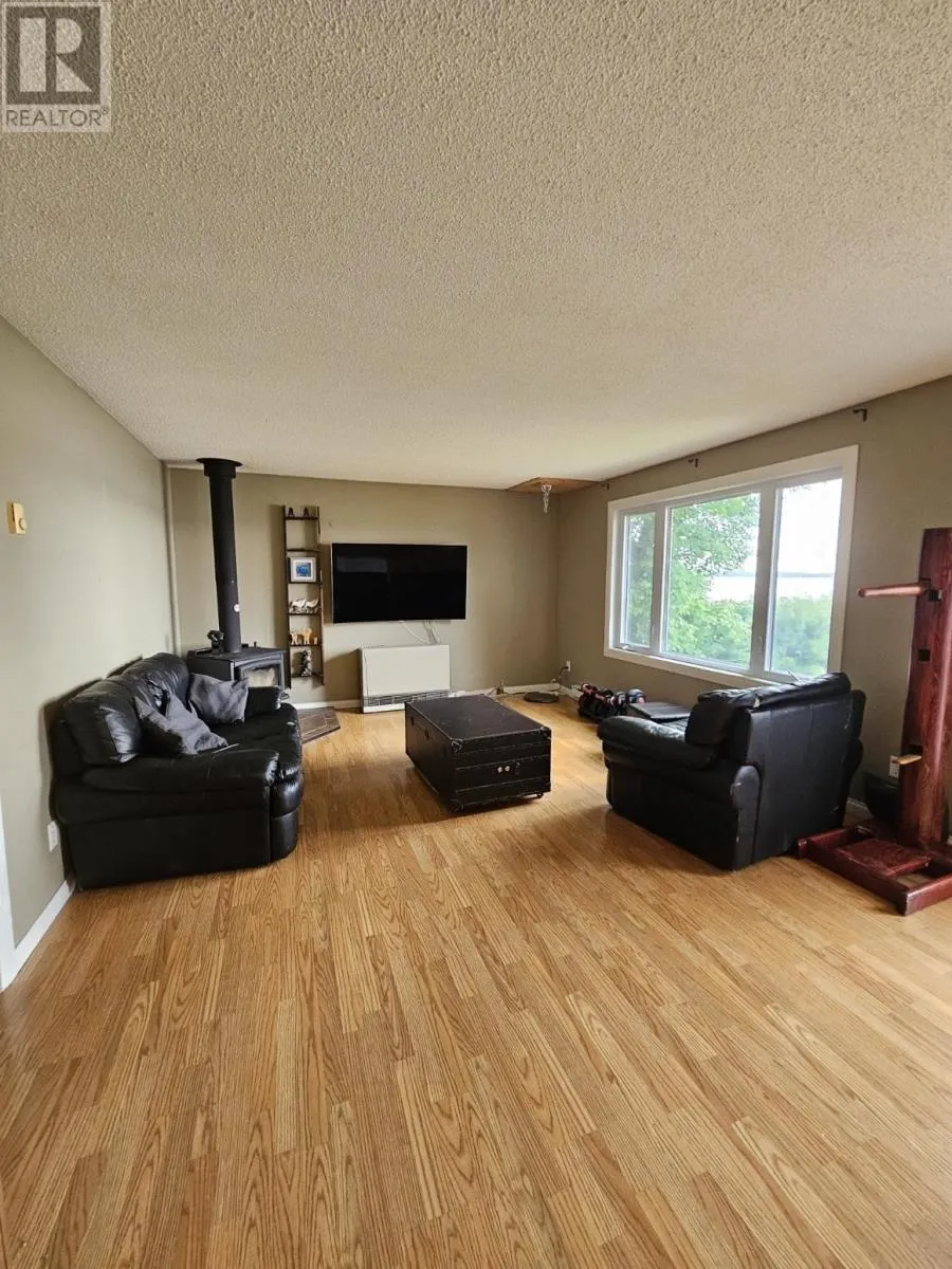 214 Lakeshore Drive