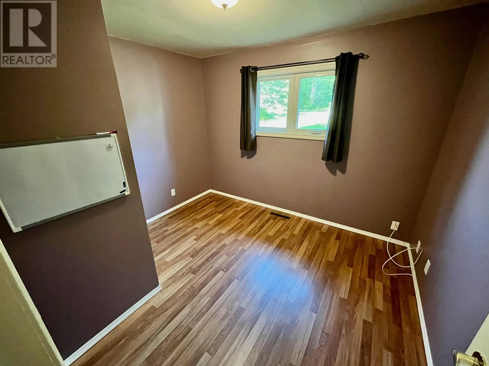 206 McMillan CRES