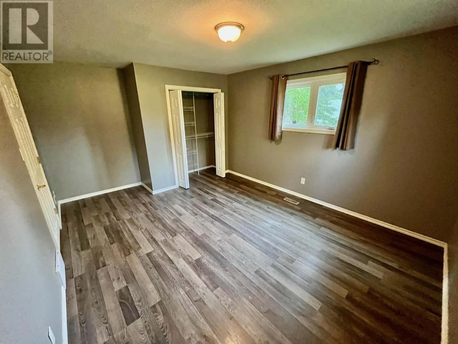 206 McMillan CRES