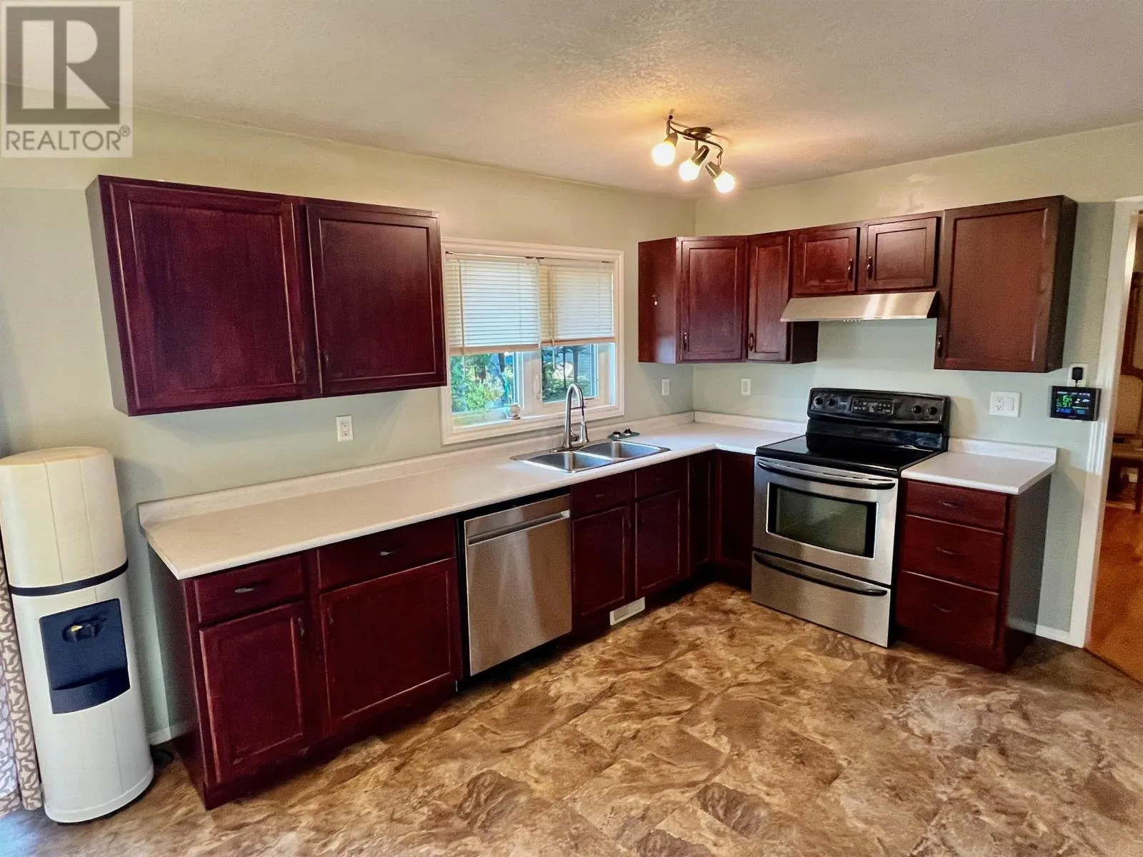 206 McMillan CRES