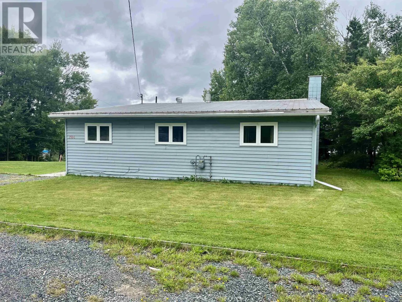 206 McMillan CRES