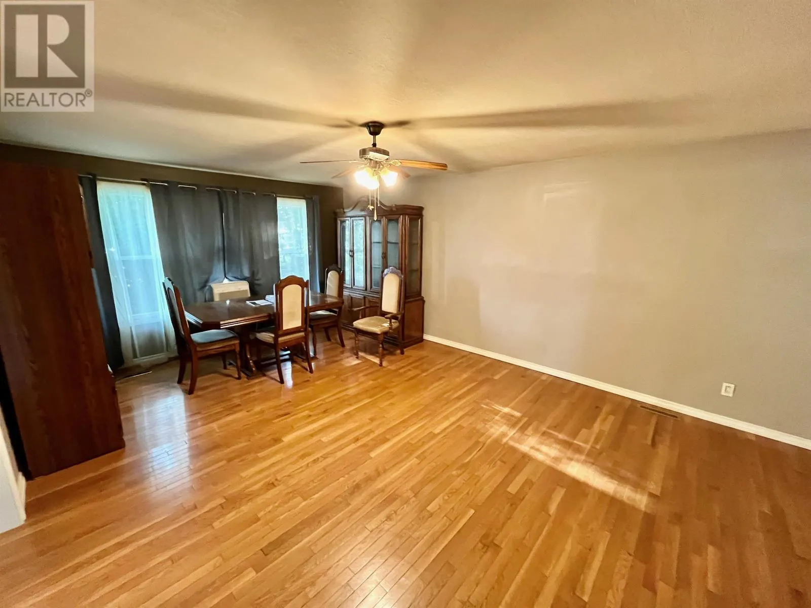 206 McMillan CRES