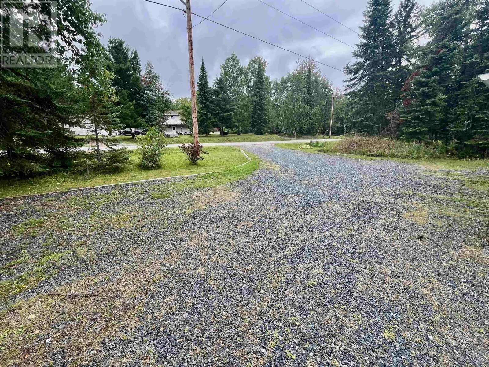 206 McMillan CRES