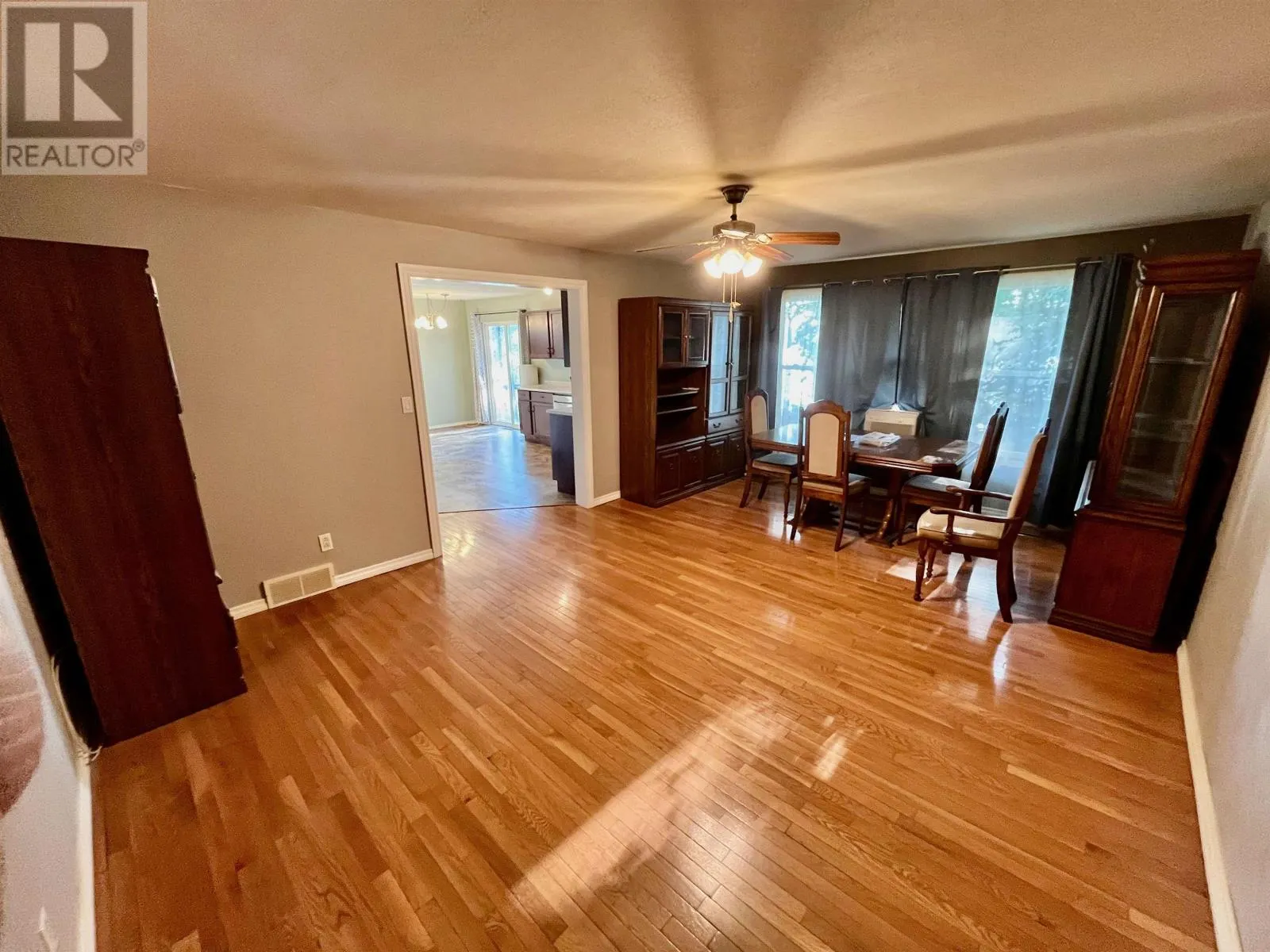 206 McMillan CRES