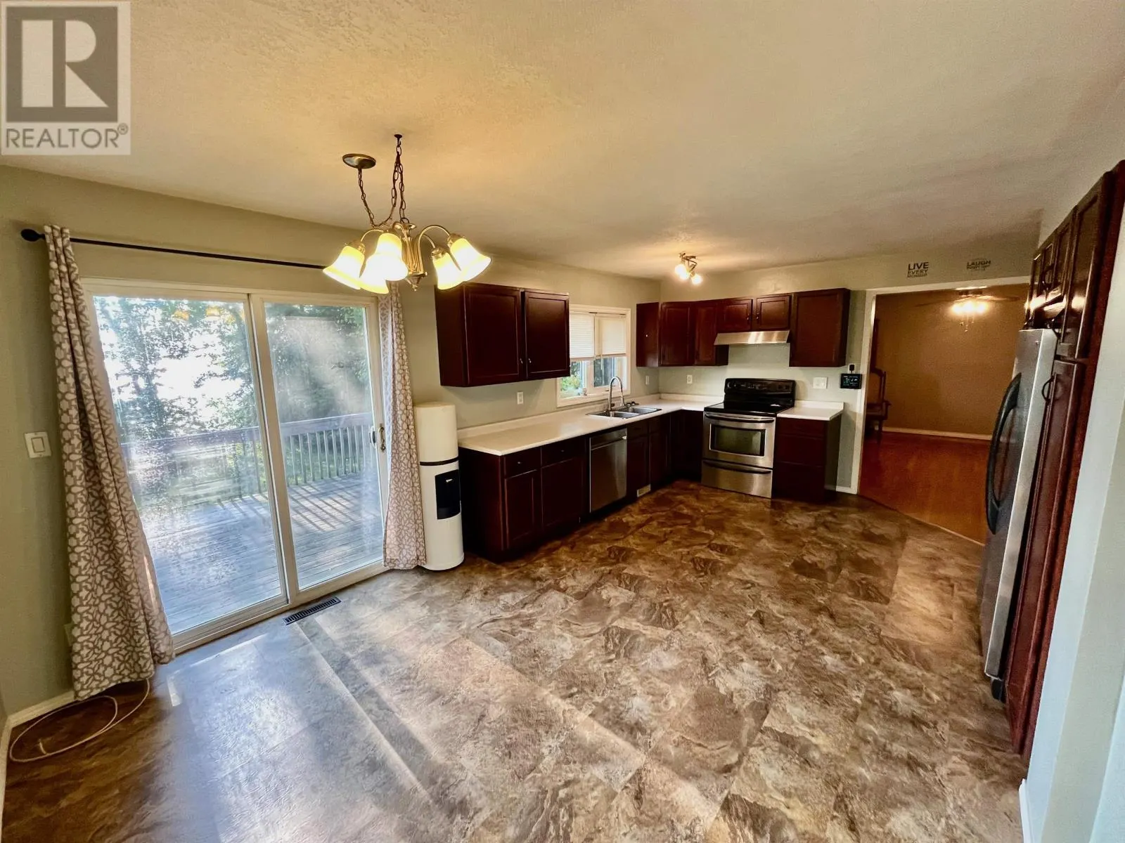206 McMillan CRES