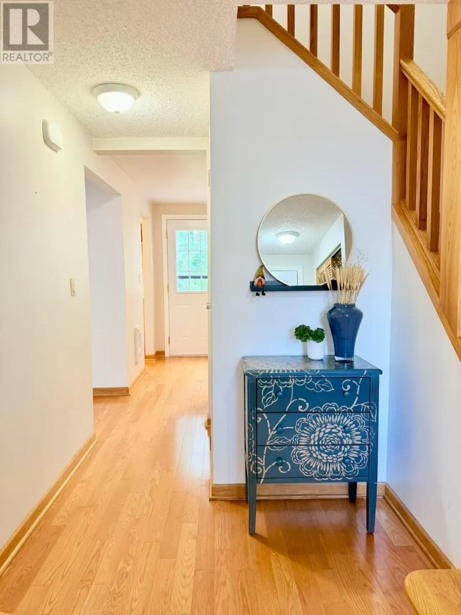 563 Pasteur RD