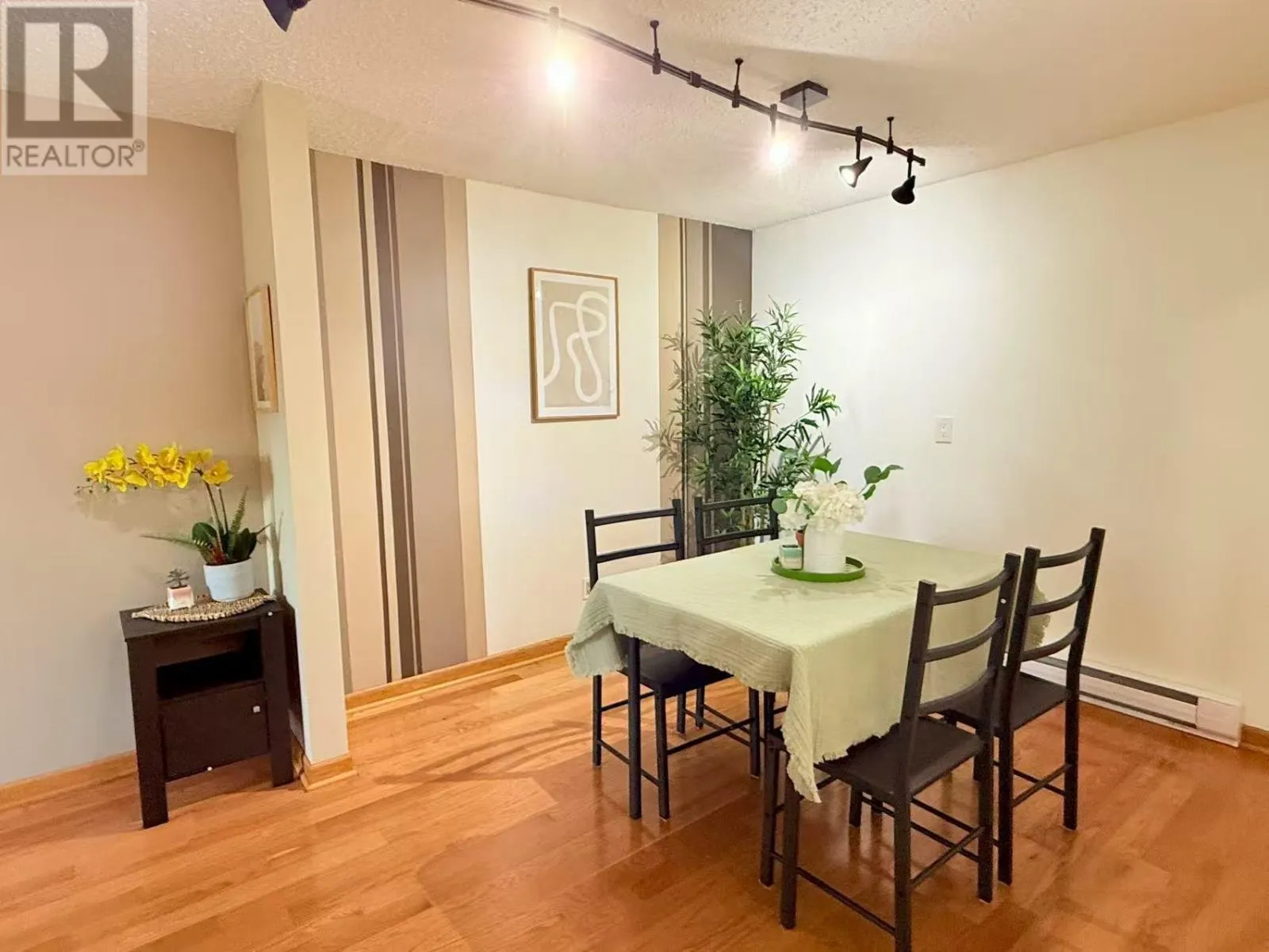 563 Pasteur RD