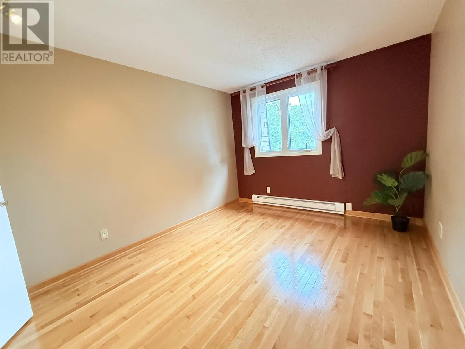 563 Pasteur RD