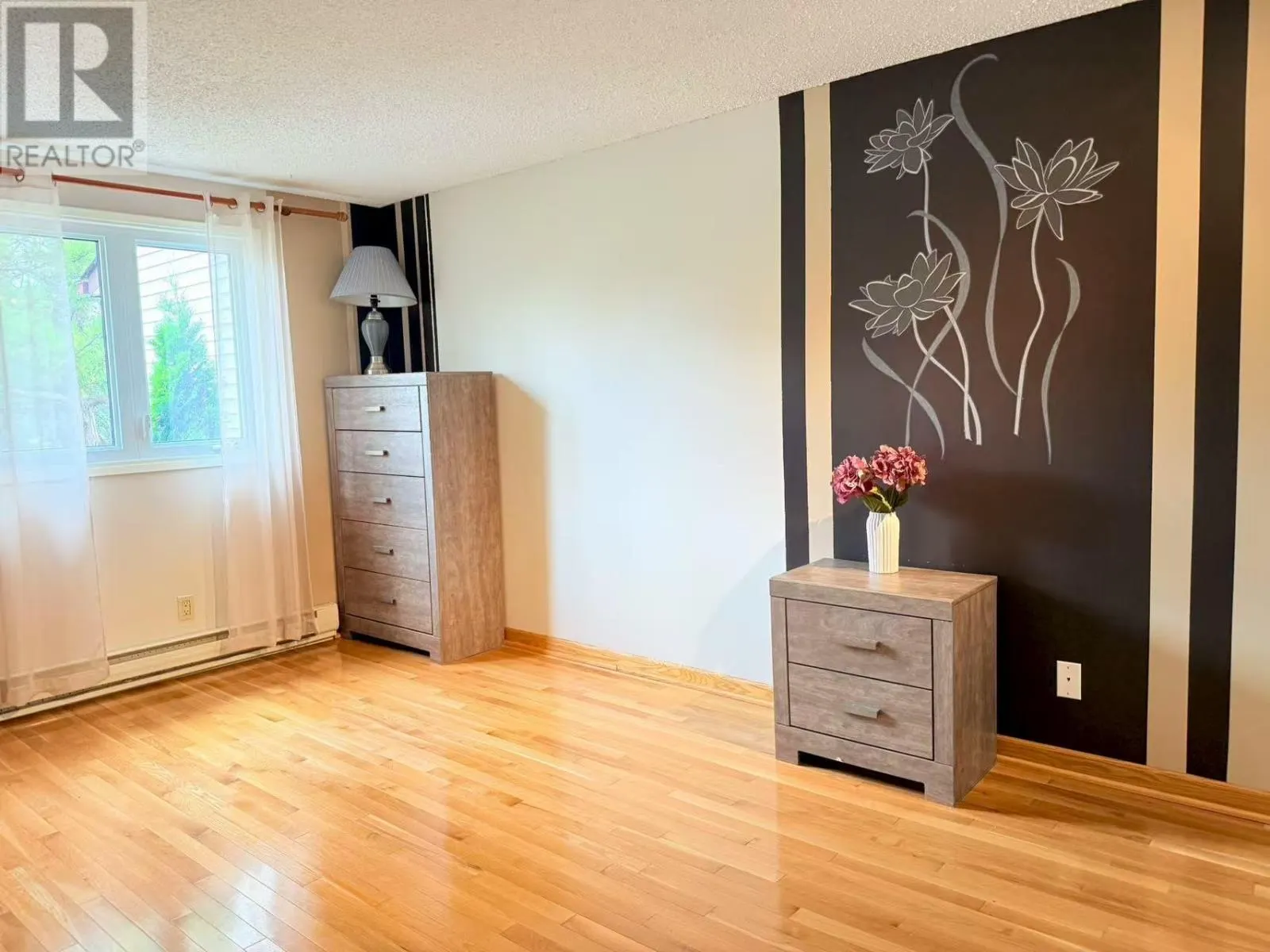 563 Pasteur RD