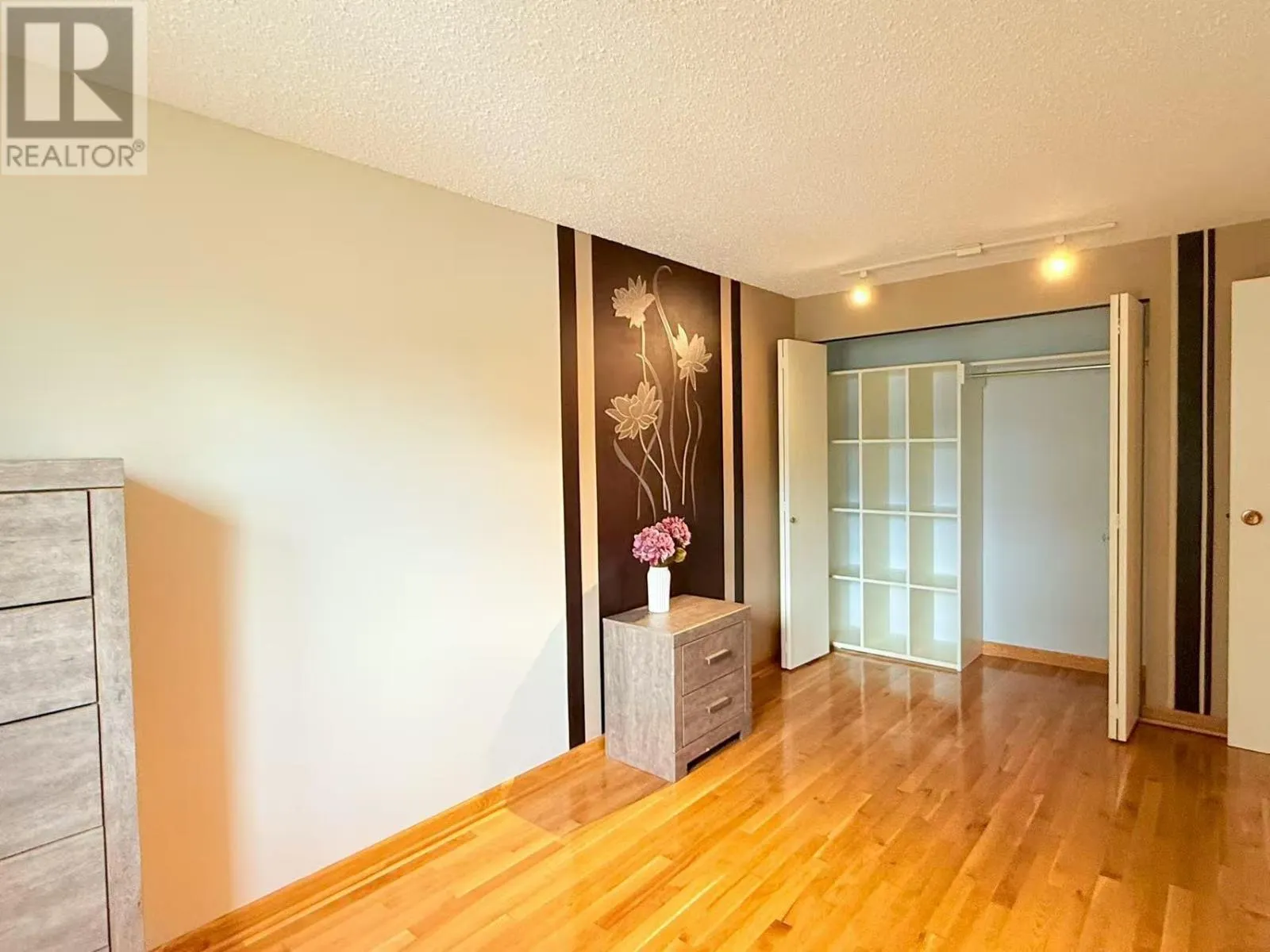 563 Pasteur RD
